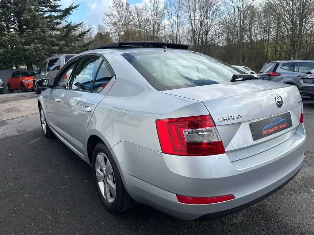 Skoda Octavia Elegance *PANO*PDC*STH*NAVI 01/2014-photo-7