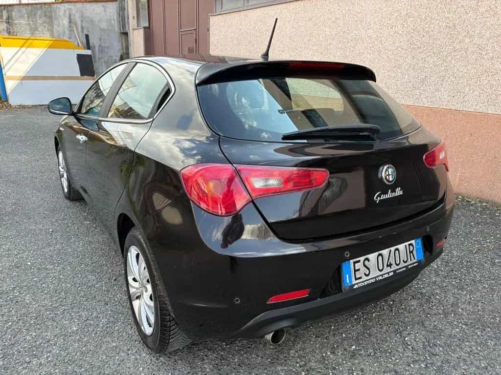 Alfa Romeo Giulietta 1.6 JTDm-2 105 CV Distincti 03/2013-photo-1