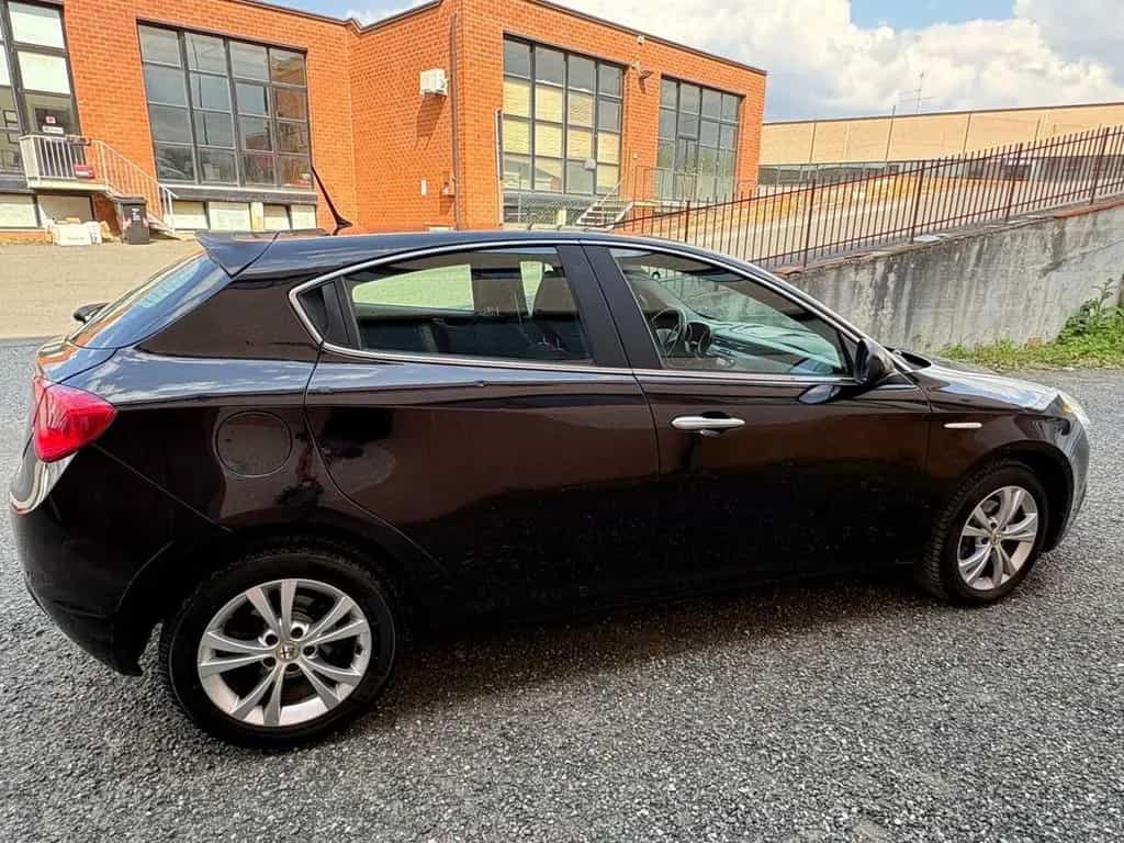Alfa Romeo Giulietta 1.6 JTDm-2 105 CV Distincti 03/2013-photo-6