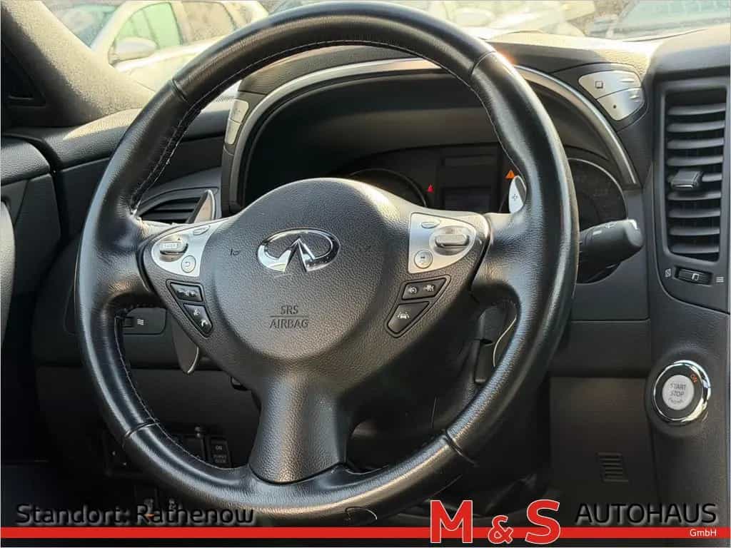 Infiniti QX70 3.0d S 09/2015-photo-14