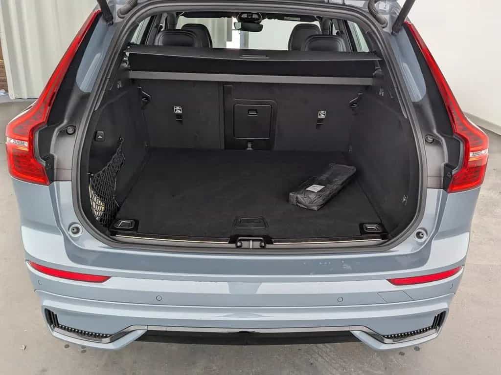 Volvo XC60 XC 60 B4 (Diesel) AWD R-Design LED+NAVI+AHK+PANO 06/2022-photo-10