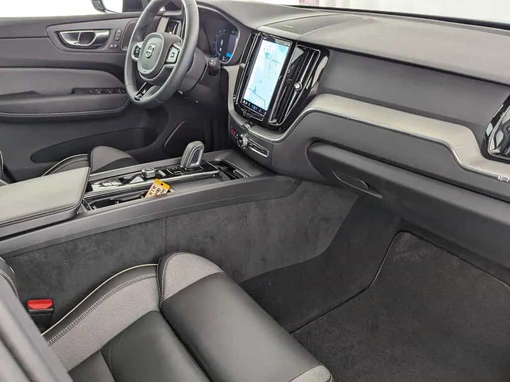 Volvo XC60 XC 60 B4 (Diesel) AWD R-Design LED+NAVI+AHK+PANO 06/2022-photo-13