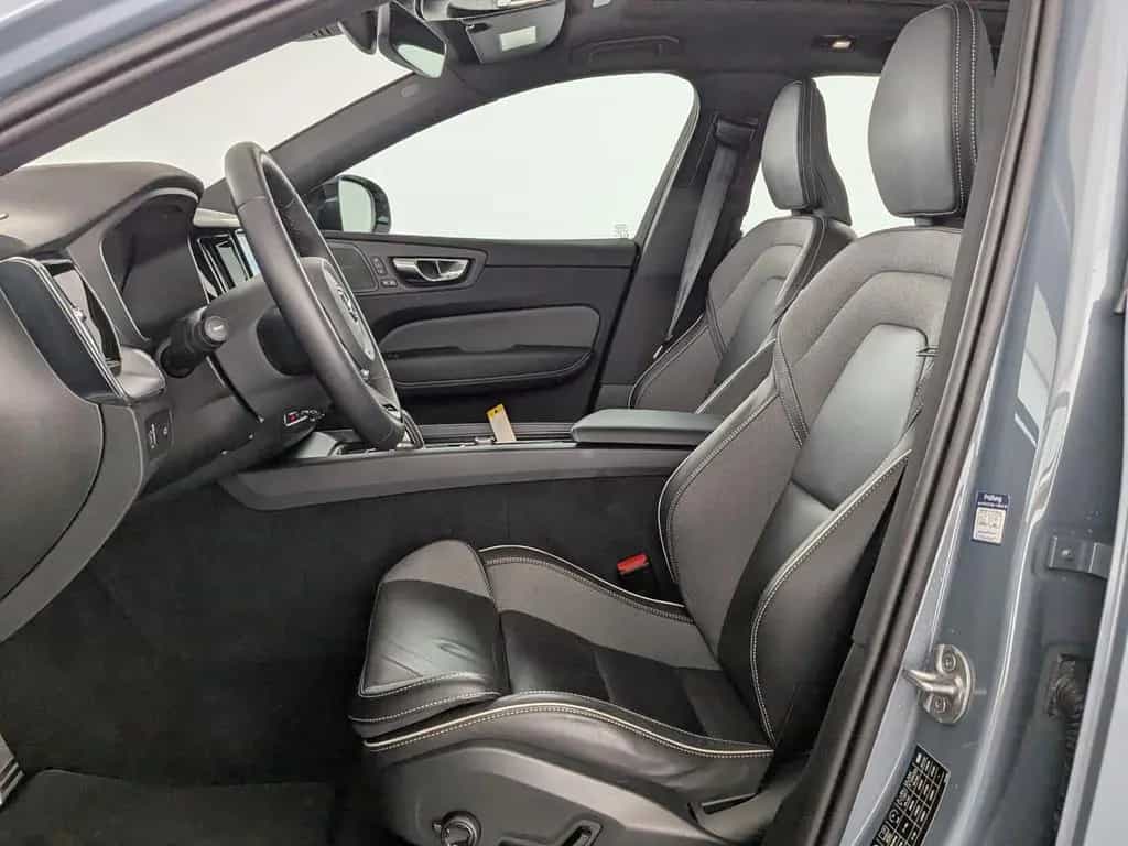 Volvo XC60 XC 60 B4 (Diesel) AWD R-Design LED+NAVI+AHK+PANO 06/2022-photo-15