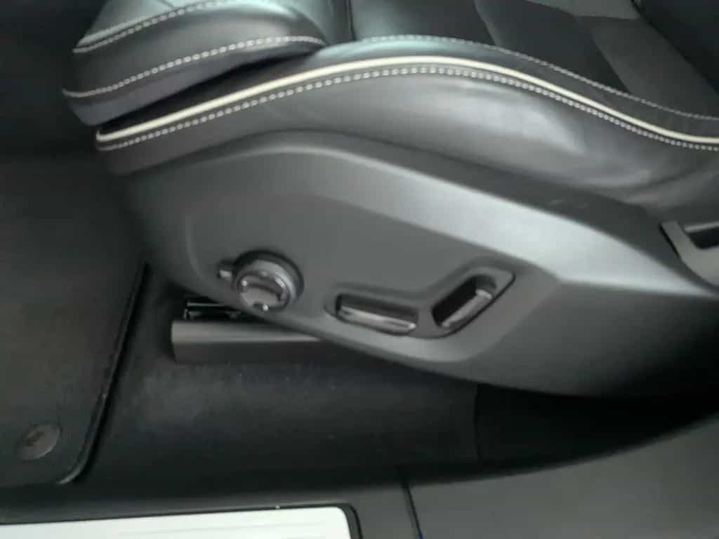 Volvo XC60 XC 60 B4 (Diesel) AWD R-Design LED+NAVI+AHK+PANO 06/2022-photo-20