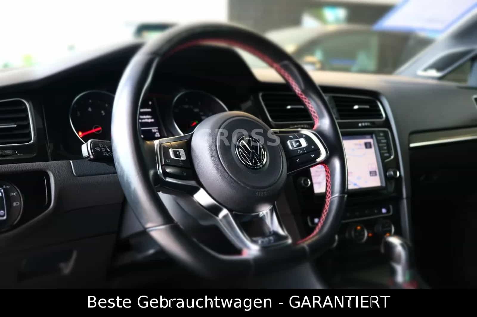 Volkswagen Golf 04/2014-photo-17