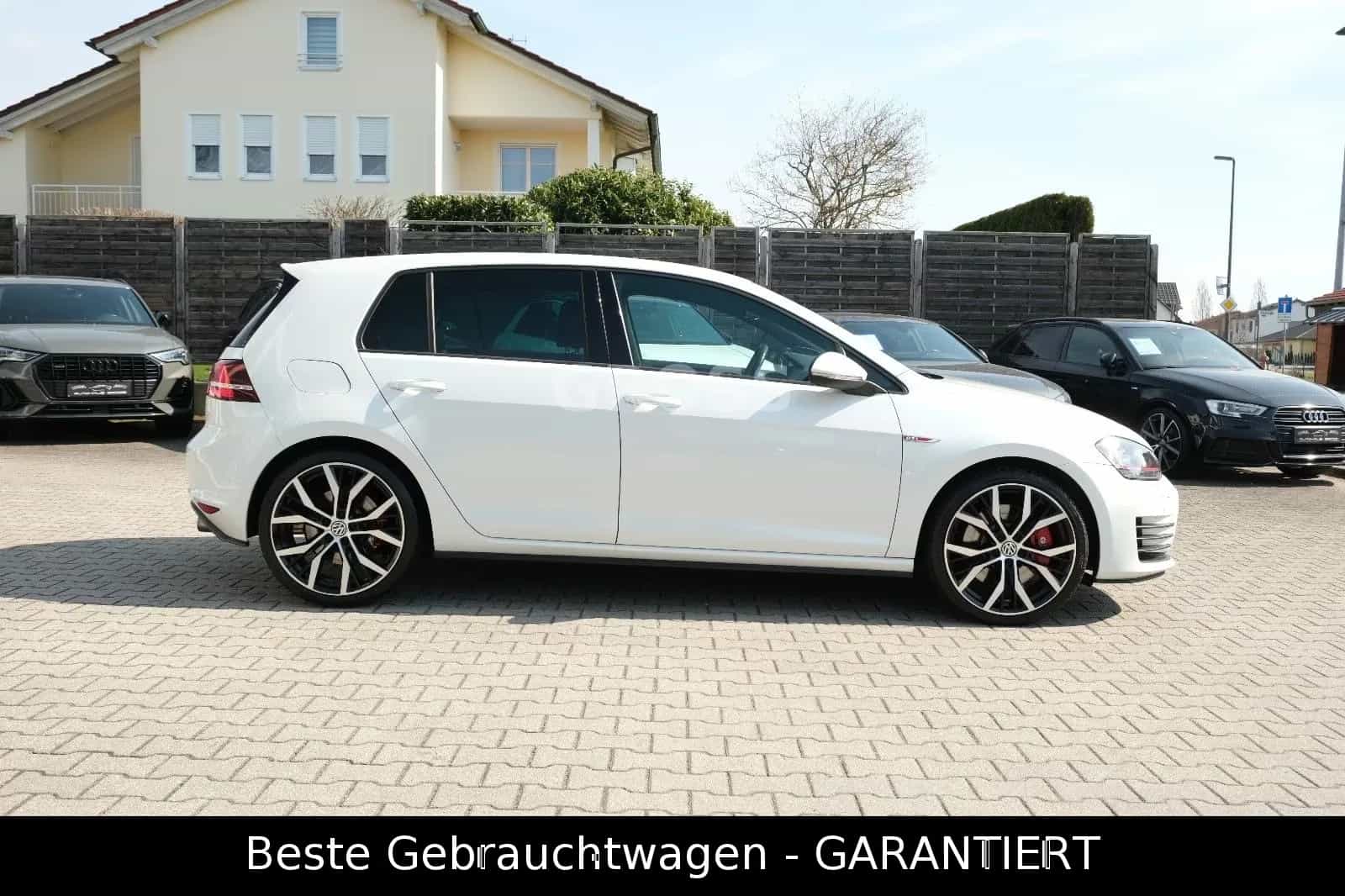 Volkswagen Golf 04/2014-photo-9