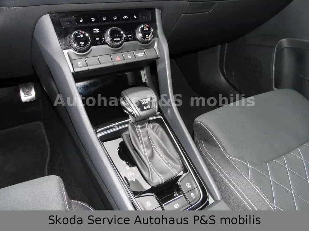 Skoda Karoq Sportline 2.0TSI DSG 4x4 140kW 03/2021-photo-13