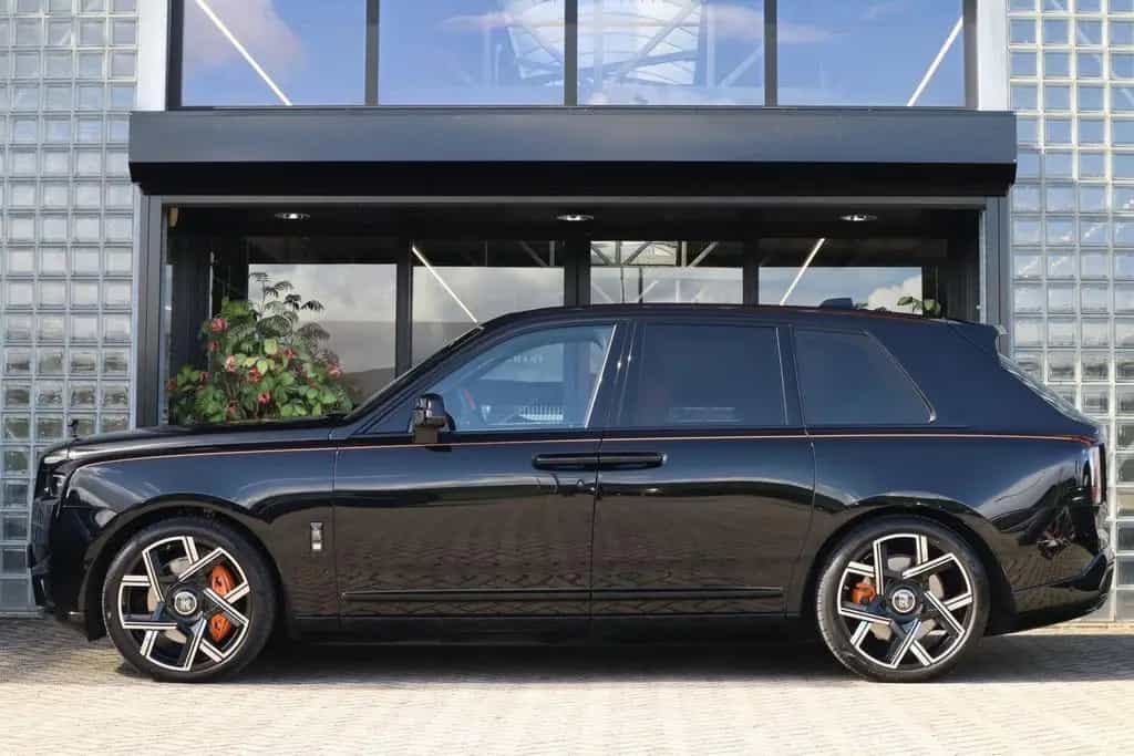 Rolls-Royce Cullinan BLACK BADGE 6.75 V12 | Series II, Starl 10/2025-photo-2