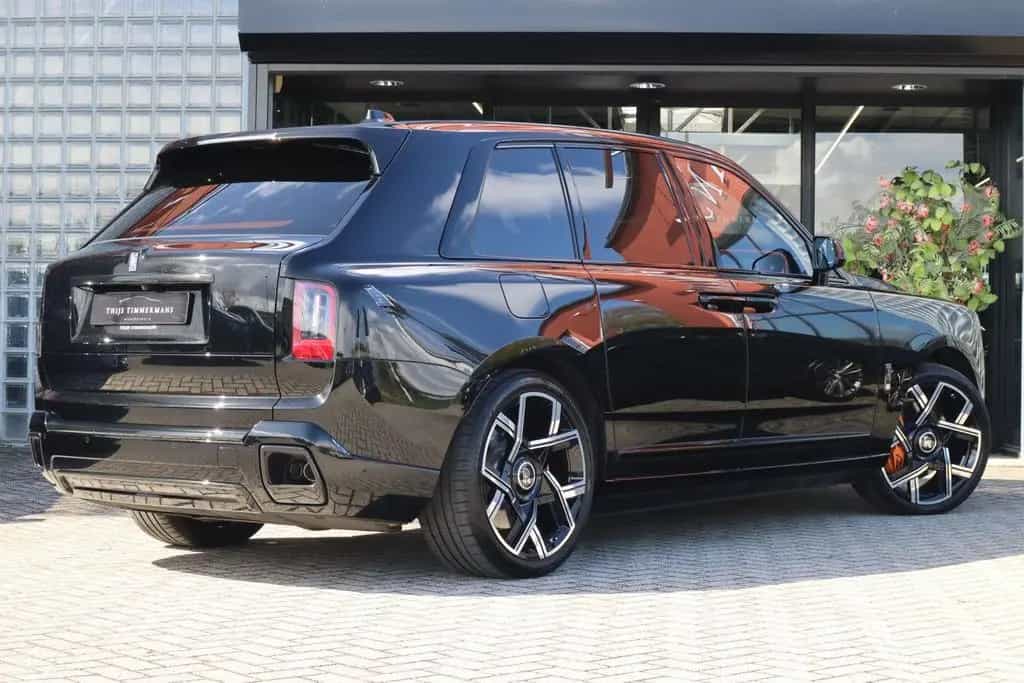 Rolls-Royce Cullinan BLACK BADGE 6.75 V12 | Series II, Starl 10/2025-photo-3