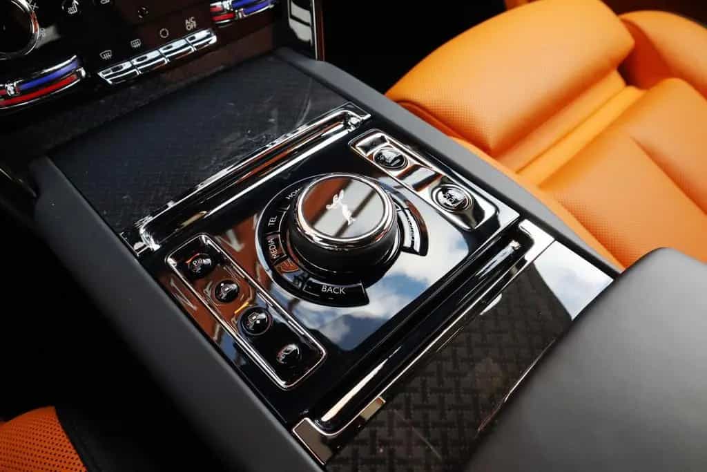 Rolls-Royce Cullinan BLACK BADGE 6.75 V12 | Series II, Starl 10/2025-photo-33