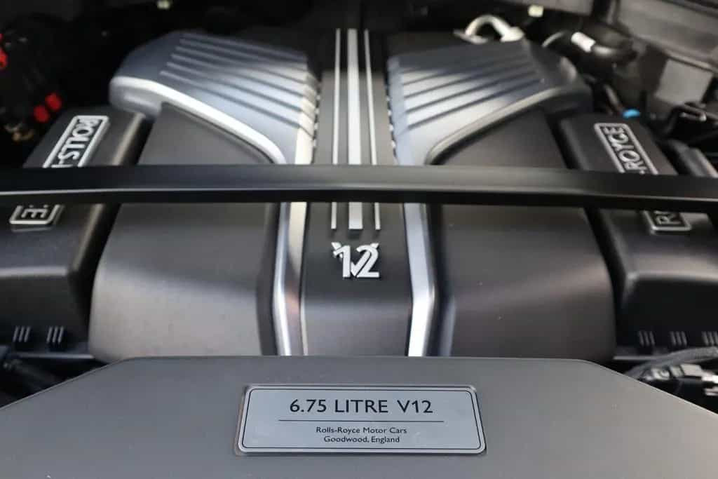 Rolls-Royce Cullinan BLACK BADGE 6.75 V12 | Series II, Starl 10/2025-photo-37