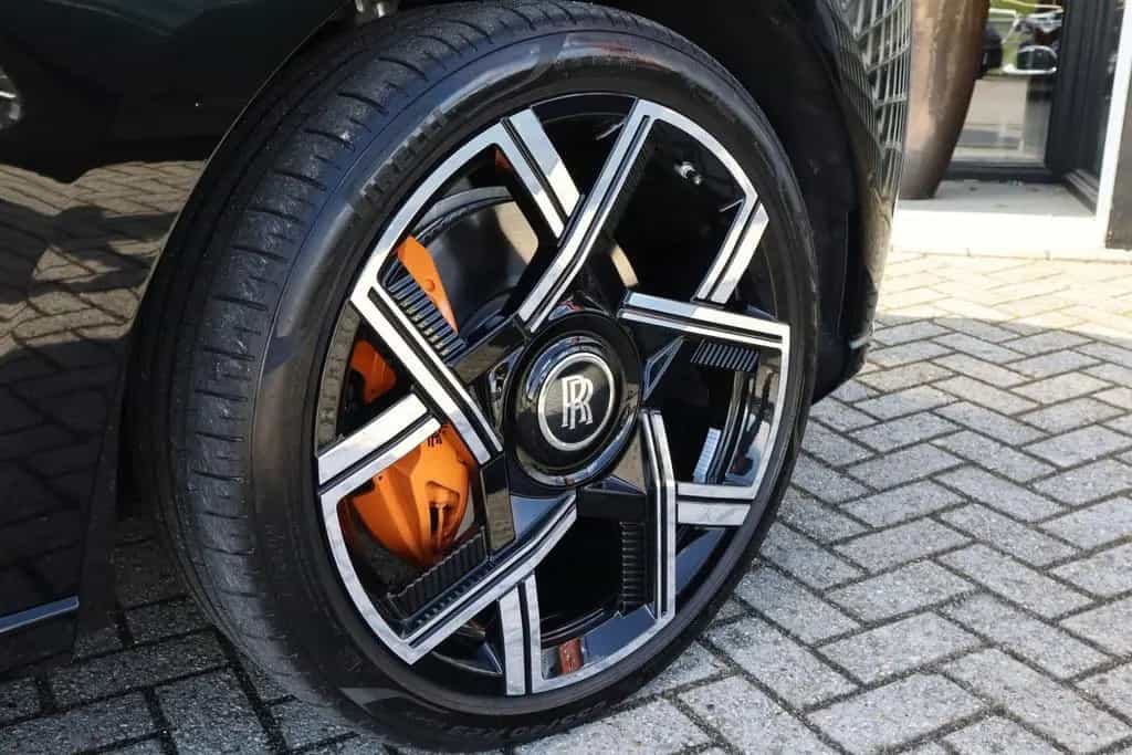 Rolls-Royce Cullinan BLACK BADGE 6.75 V12 | Series II, Starl 10/2025-photo-7