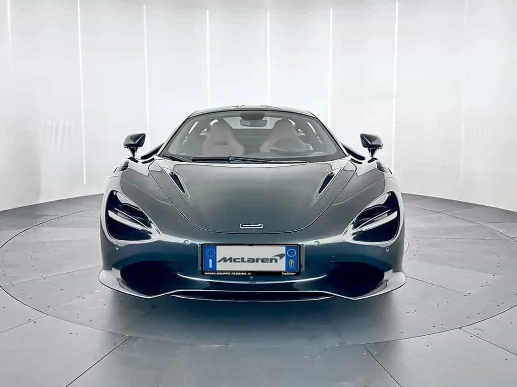 McLaren 750S Coupé - McLaren Milano 04/2025-photo-1