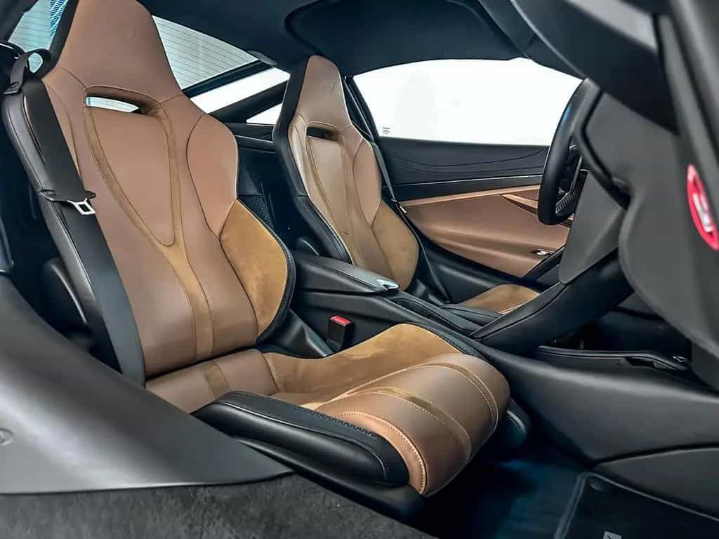 McLaren 750S Coupé - McLaren Milano 04/2025-photo-11