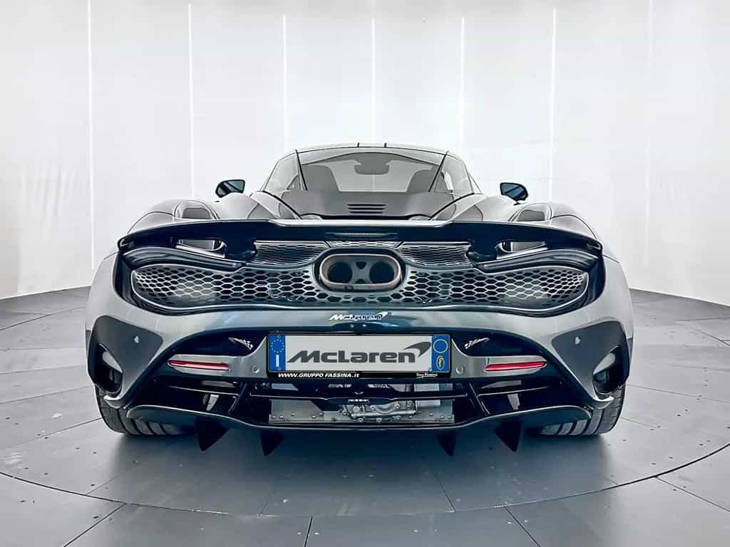 McLaren 750S Coupé - McLaren Milano 04/2025-photo-4