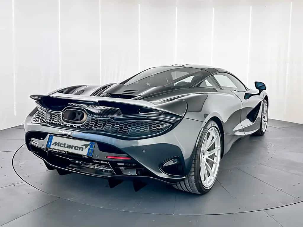 McLaren 750S Coupé - McLaren Milano 04/2025-photo-5