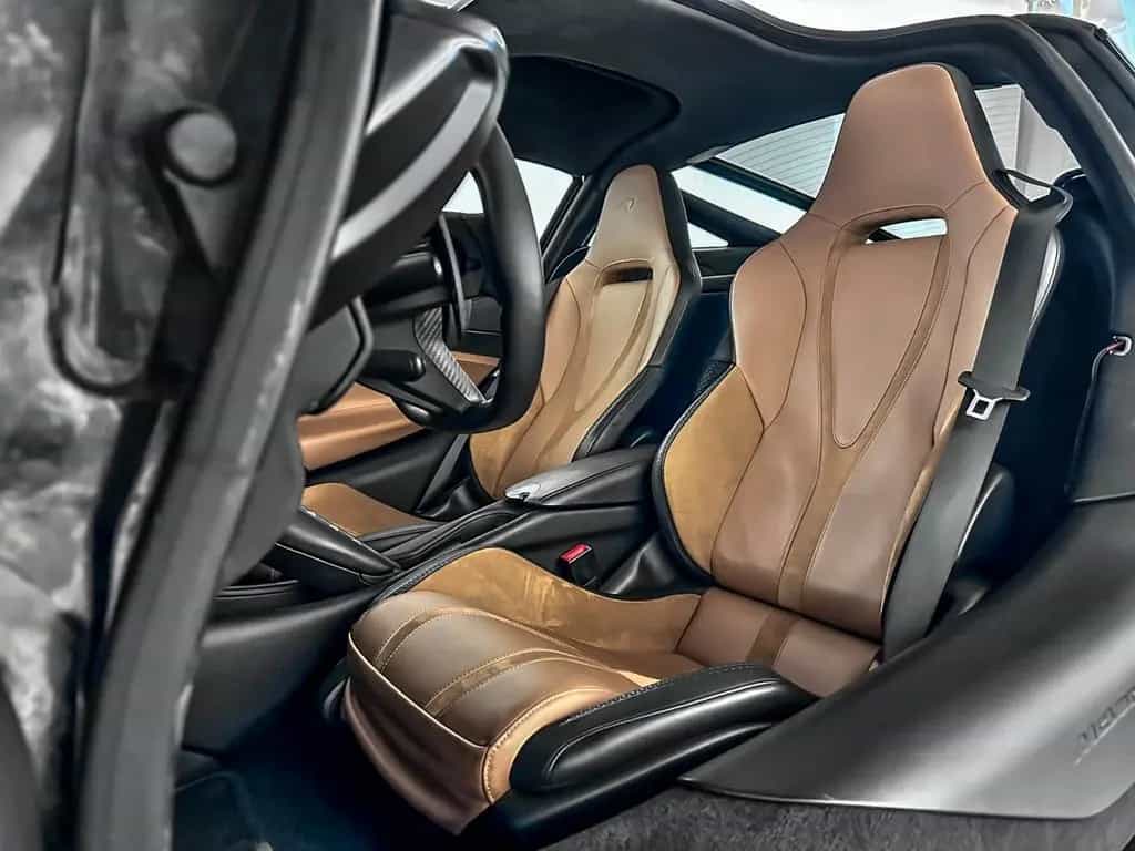 McLaren 750S Coupé - McLaren Milano 04/2025-photo-7