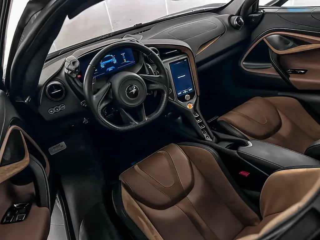 McLaren 750S Coupé - McLaren Milano 04/2025-photo-8