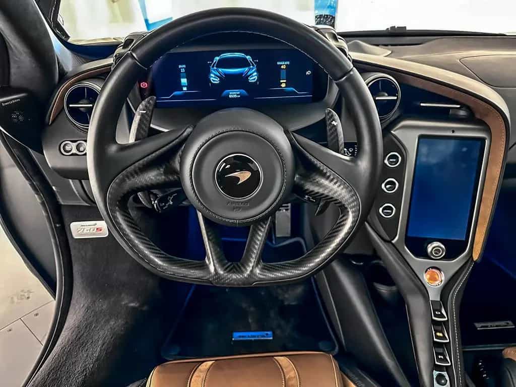 McLaren 750S Coupé - McLaren Milano 04/2025-photo-9