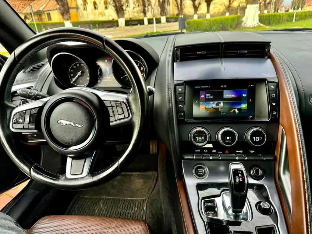 Jaguar F-Type V6 S British Design Edition Coupé 03/2018-photo-7