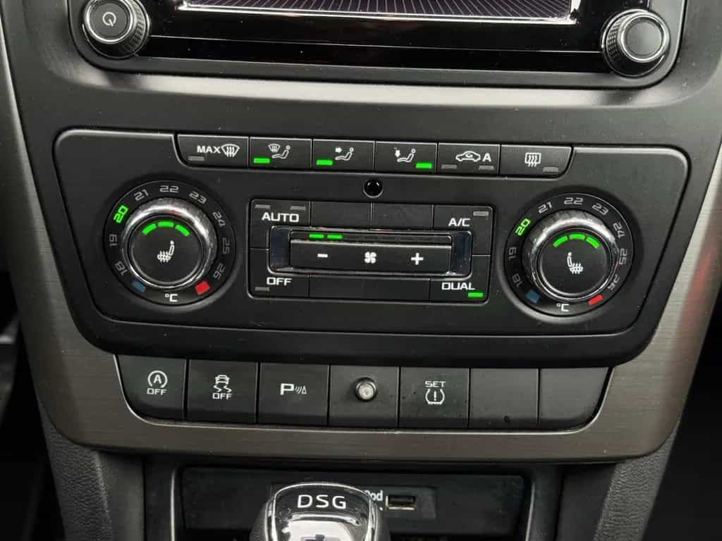 Skoda Yeti Drive *I.HAND*SERVO*CARPLAY*KAMERA* 09/2017-photo-17