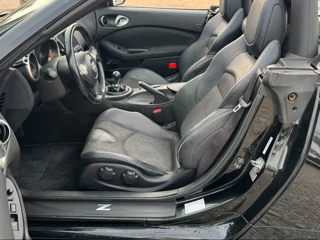 Nissan 370Z Roadster *SCHALTER*BOSE*NAVI*SHZ*2.HAND* 05/2016-photo-10