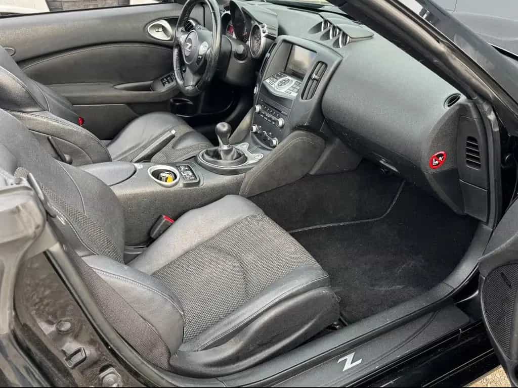 Nissan 370Z Roadster *SCHALTER*BOSE*NAVI*SHZ*2.HAND* 05/2016-photo-12