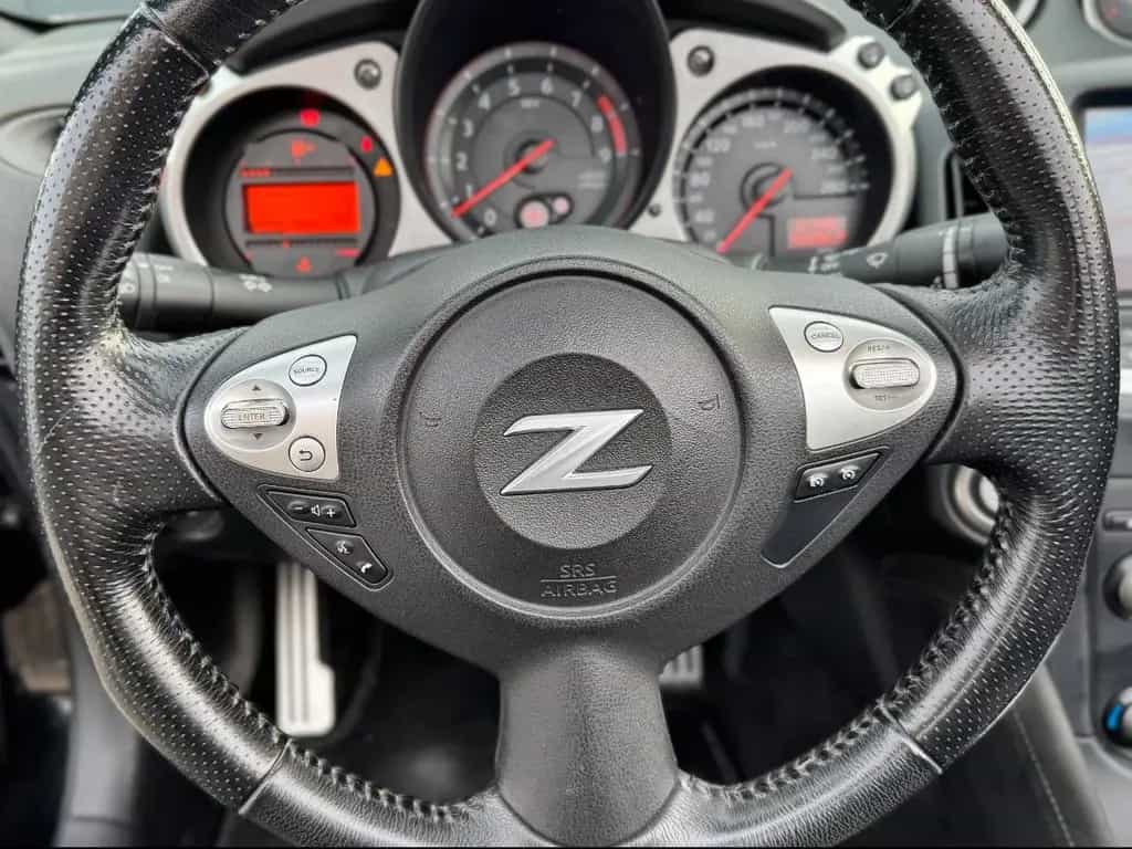 Nissan 370Z Roadster *SCHALTER*BOSE*NAVI*SHZ*2.HAND* 05/2016-photo-14
