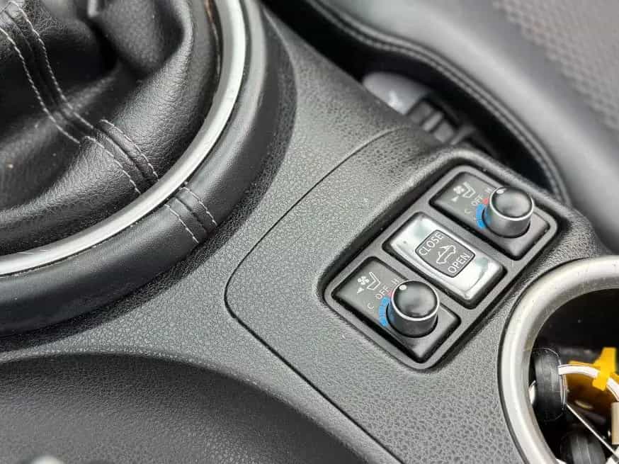 Nissan 370Z Roadster *SCHALTER*BOSE*NAVI*SHZ*2.HAND* 05/2016-photo-18