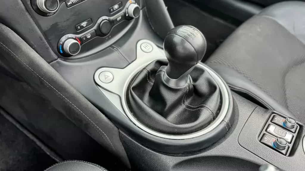 Nissan 370Z Roadster *SCHALTER*BOSE*NAVI*SHZ*2.HAND* 05/2016-photo-19