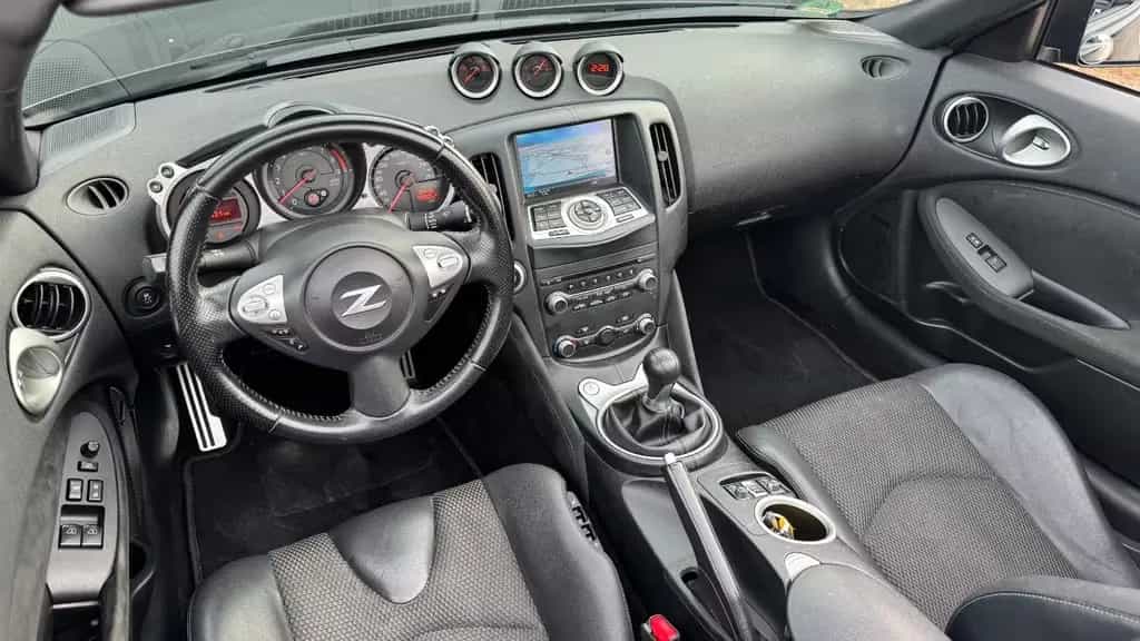 Nissan 370Z Roadster *SCHALTER*BOSE*NAVI*SHZ*2.HAND* 05/2016-photo-8