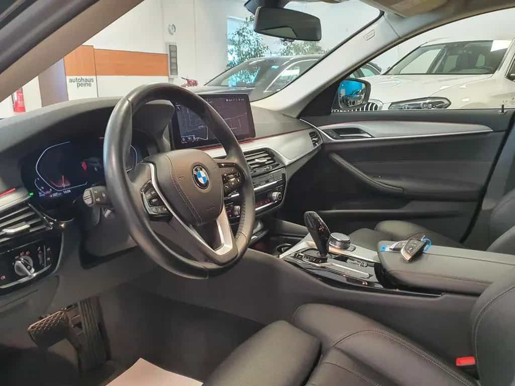 BMW 5 Series 520d xDrive Aut/Navi/SportSitz/ParkAss/KeyLessGo 02/2023-photo-15