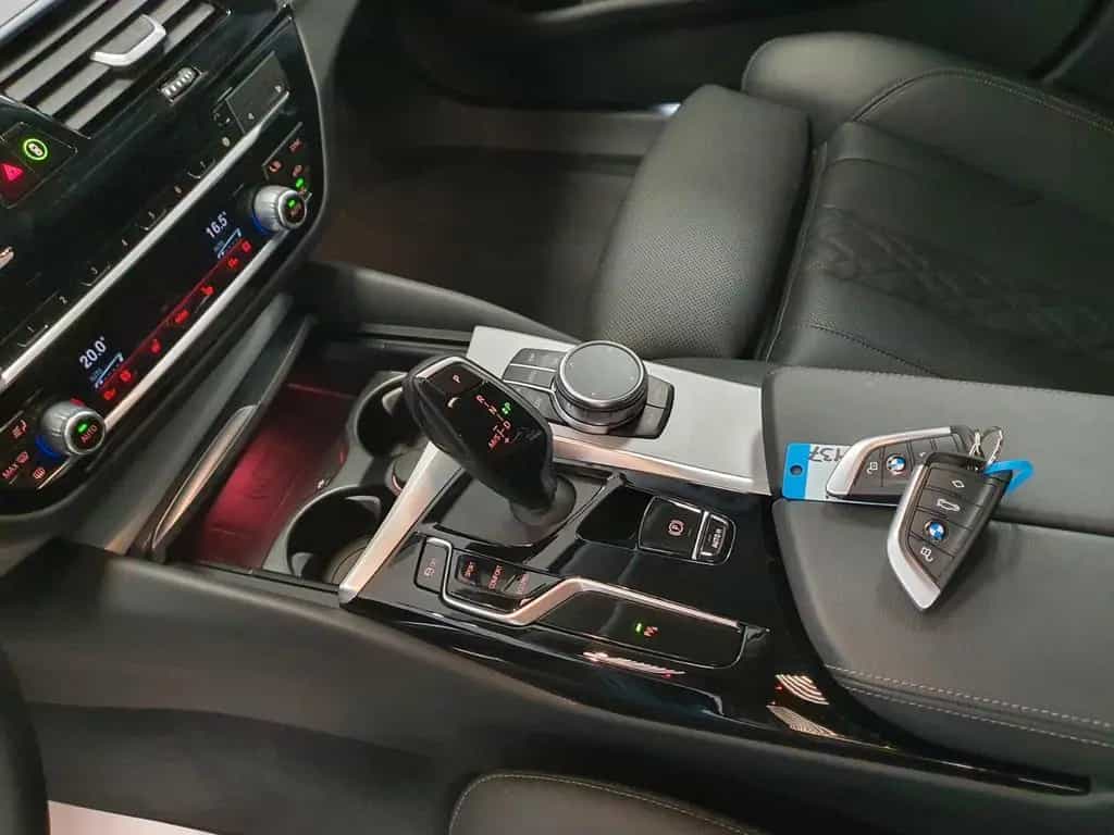 BMW 5 Series 520d xDrive Aut/Navi/SportSitz/ParkAss/KeyLessGo 02/2023-photo-16