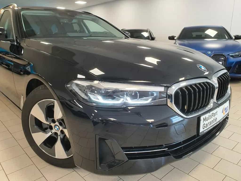 BMW 5 Series 520d xDrive Aut/Navi/SportSitz/ParkAss/KeyLessGo 02/2023-photo-3