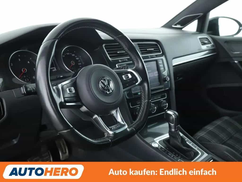 Volkswagen Golf 06/2016-photo-10