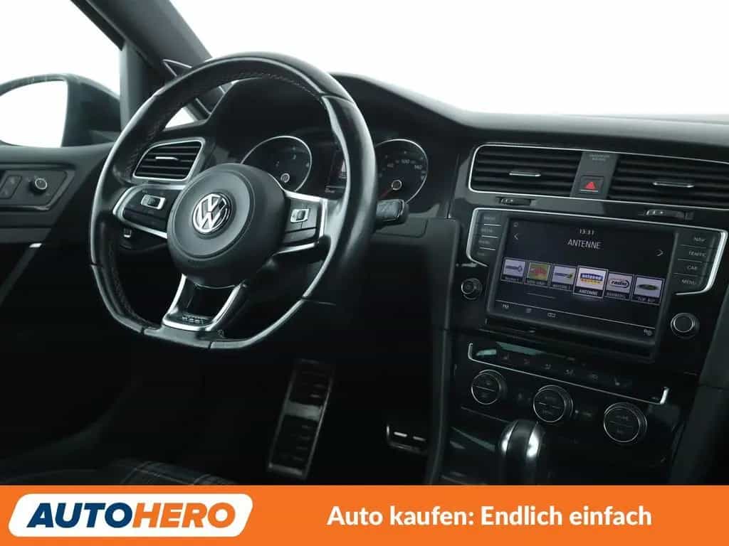 Volkswagen Golf 06/2016-photo-12