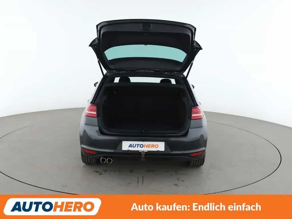 Volkswagen Golf 06/2016-photo-16
