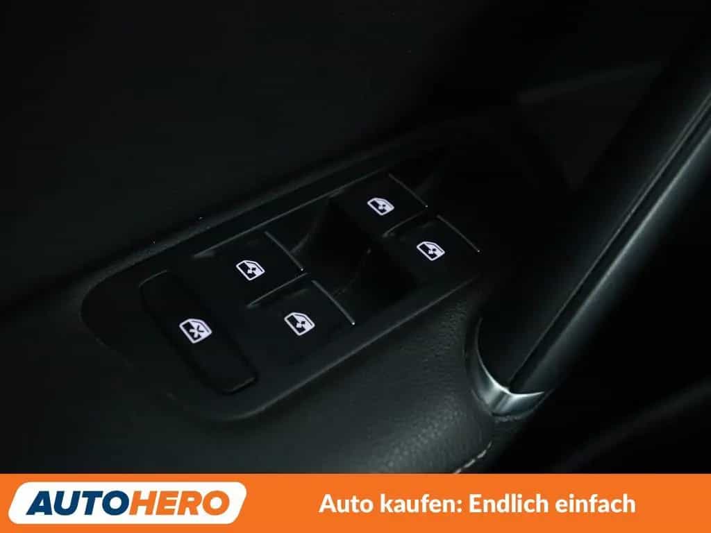 Volkswagen Golf 06/2016-photo-22