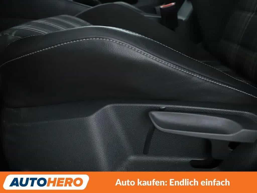 Volkswagen Golf 06/2016-photo-25