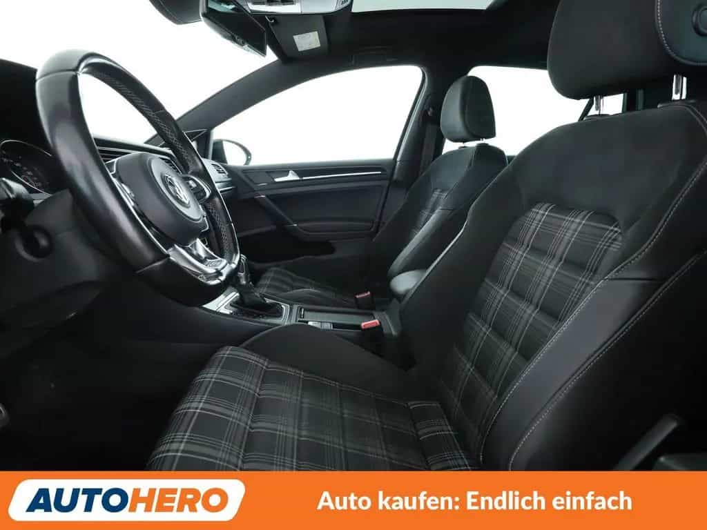 Volkswagen Golf 06/2016-photo-9