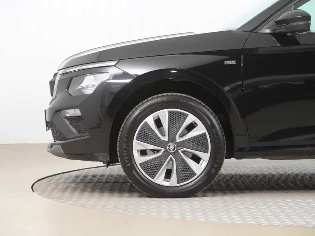 Skoda Kamiq Drive Sitz+Lenrad+Frontscheibenhzg. 01/2025-photo-9