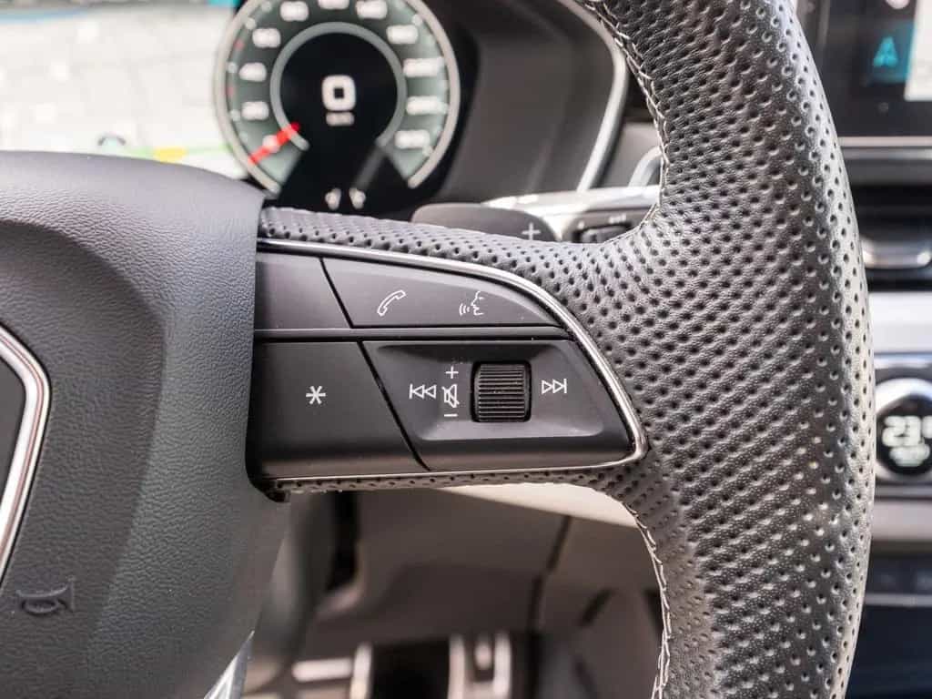 Audi A4 Avant S line 45TFSI quattro NAVI LED B&O 360° 02/2024-photo-16