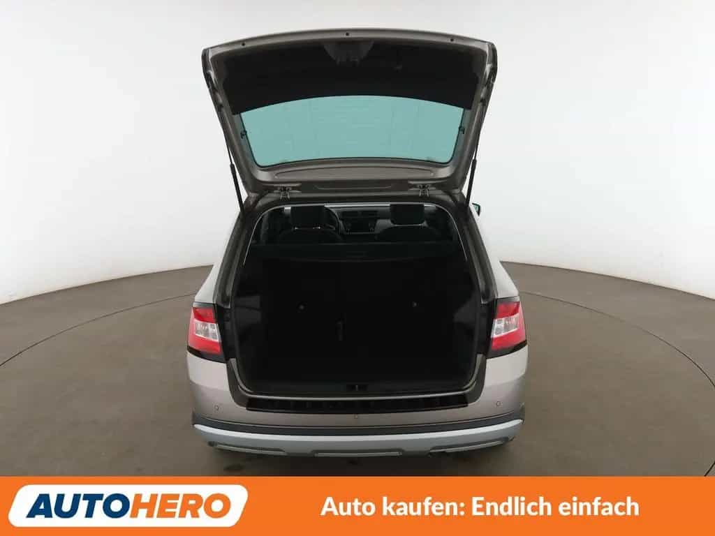Skoda Fabia 1.0 TSI Ambition Aut.*NAV*ACC*CAM*PDC*SHZ* 08/2017-photo-15