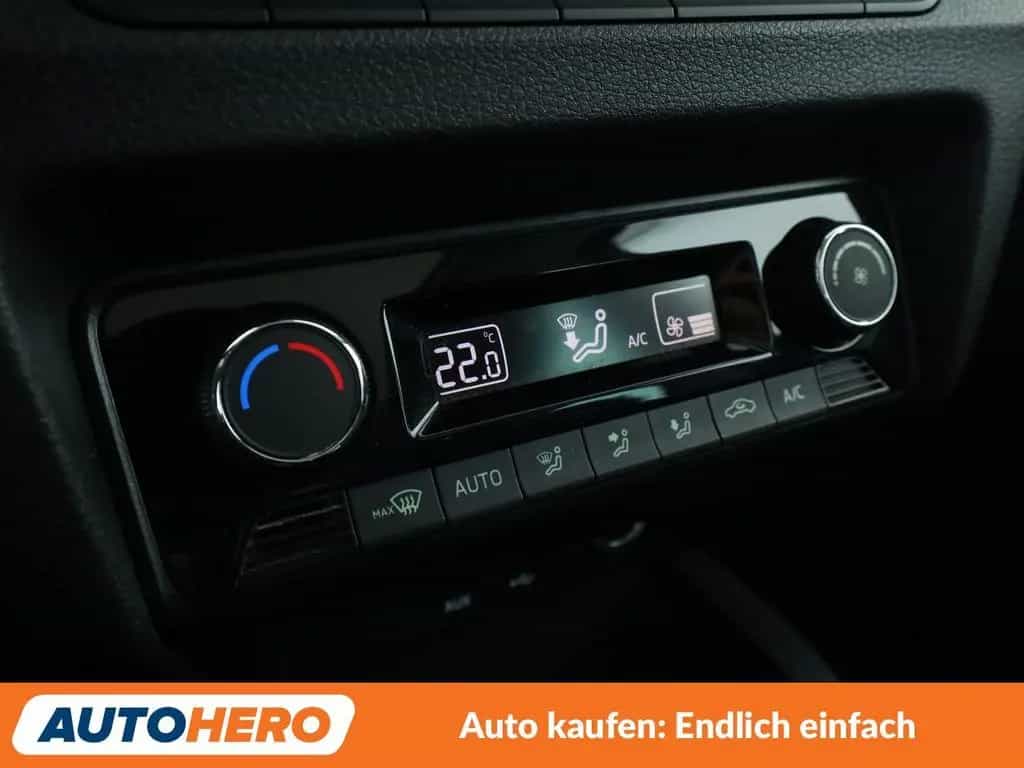 Skoda Fabia 1.0 TSI Ambition Aut.*NAV*ACC*CAM*PDC*SHZ* 08/2017-photo-22