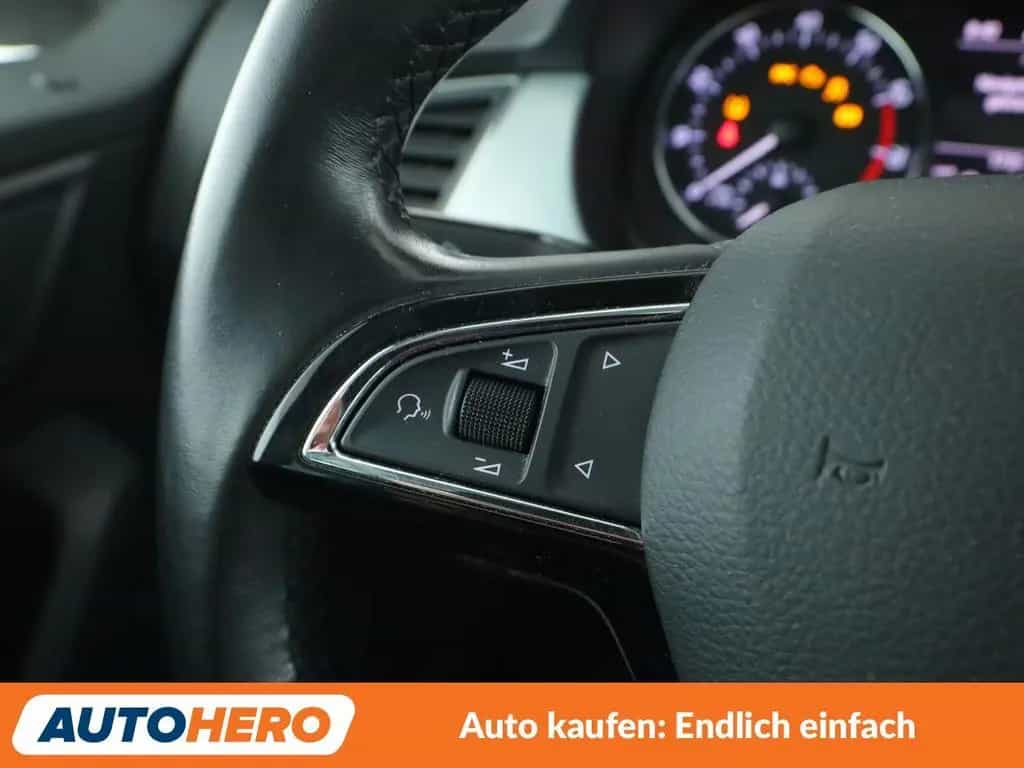 Skoda Fabia 1.0 TSI Ambition Aut.*NAV*ACC*CAM*PDC*SHZ* 08/2017-photo-24