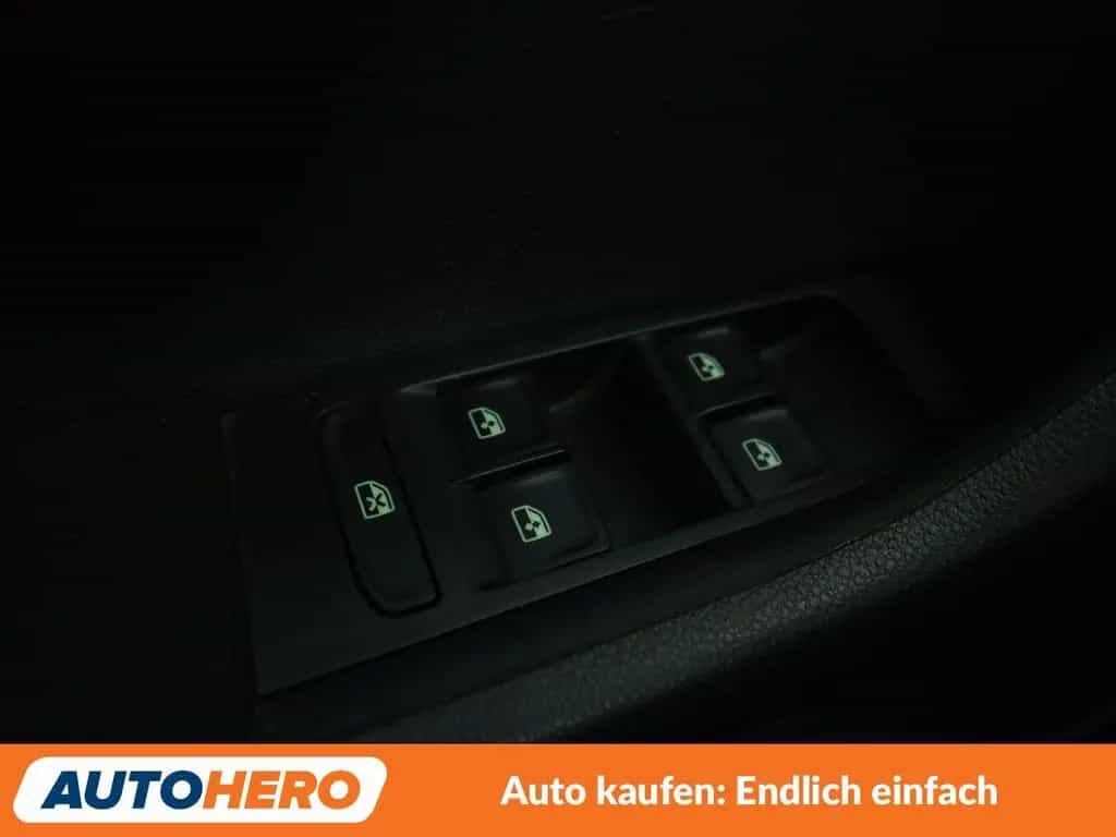 Skoda Fabia 1.0 TSI Ambition Aut.*NAV*ACC*CAM*PDC*SHZ* 08/2017-photo-27