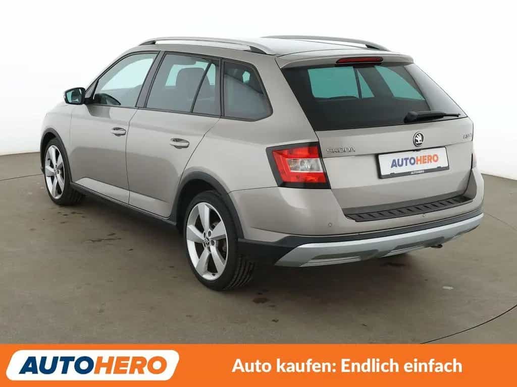 Skoda Fabia 1.0 TSI Ambition Aut.*NAV*ACC*CAM*PDC*SHZ* 08/2017-photo-2