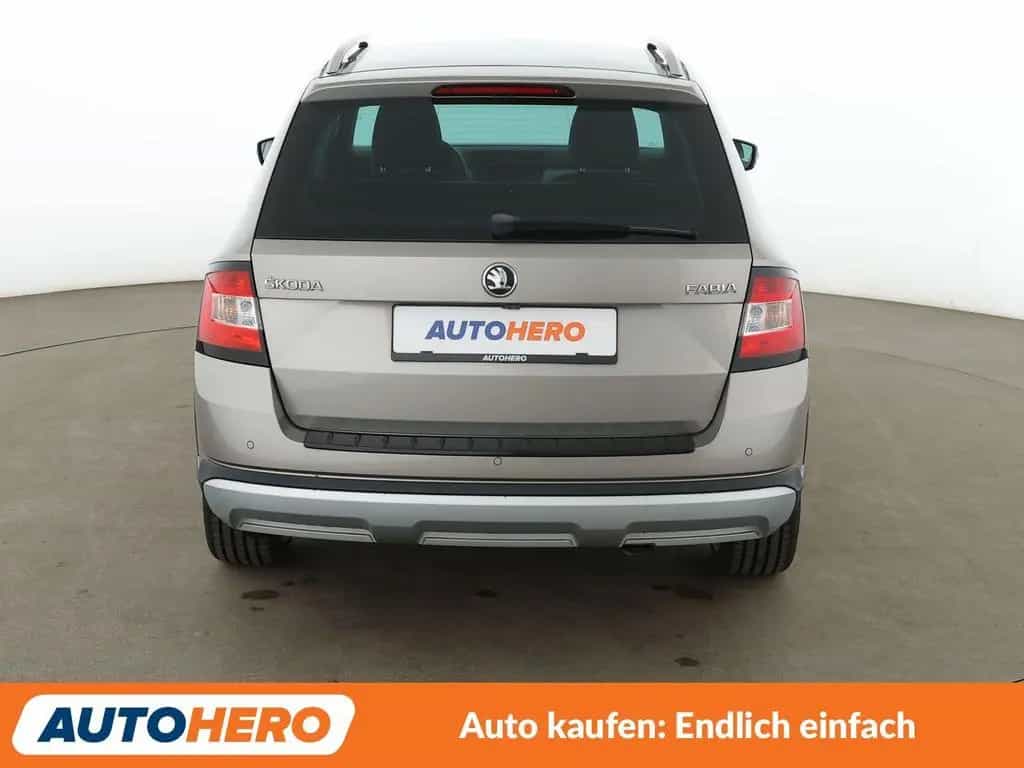 Skoda Fabia 1.0 TSI Ambition Aut.*NAV*ACC*CAM*PDC*SHZ* 08/2017-photo-3