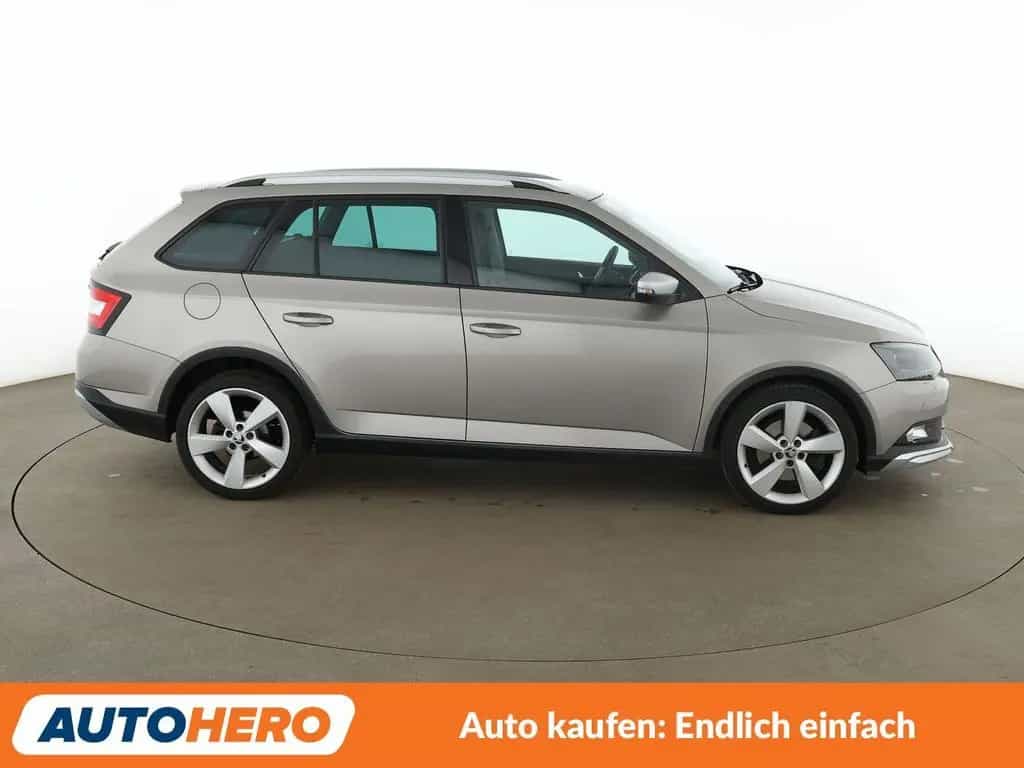 Skoda Fabia 1.0 TSI Ambition Aut.*NAV*ACC*CAM*PDC*SHZ* 08/2017-photo-5
