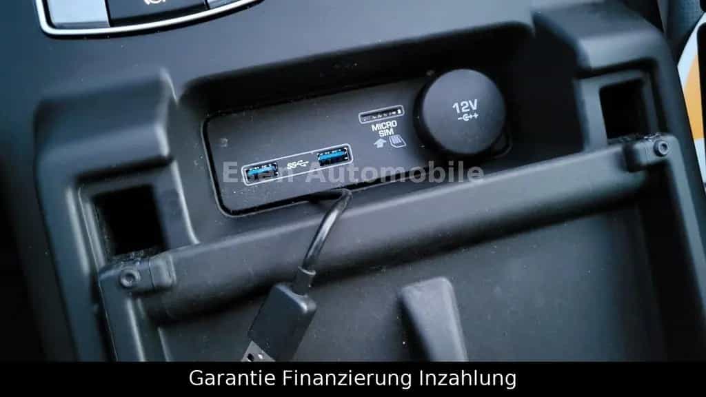 Land Rover Discovery 5 SE SDV6 *7 Sitzer* AHK* Panoramadach 07/2019-photo-23